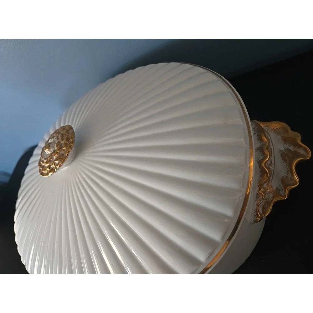 Vintage Porcelain Golden Heirloom - Oval Covered Casserole Oven To Table‎